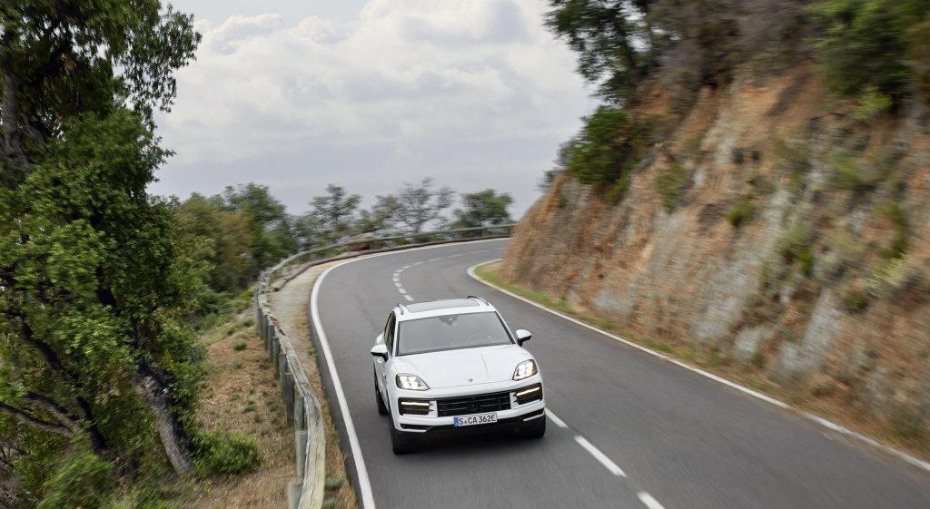 Porsche inicia vendas de dois novos Cayenne Coupé no Brasil