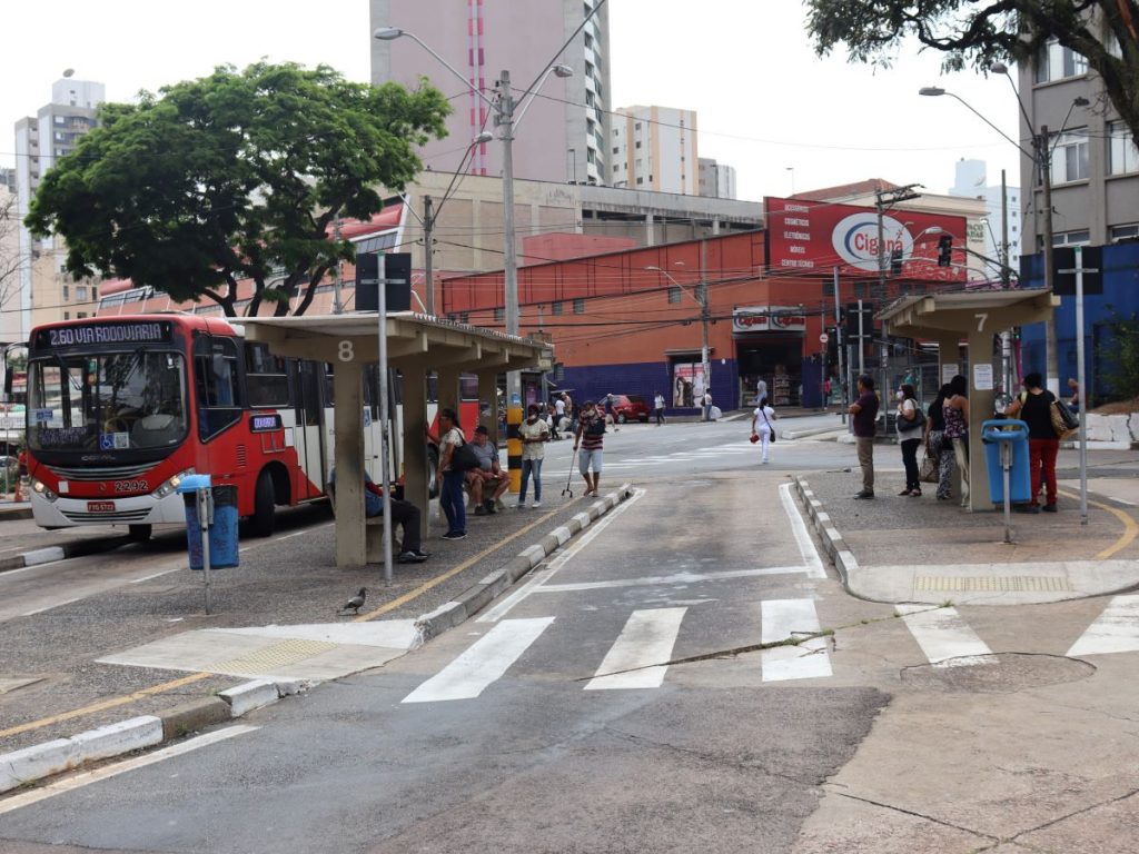 Bandidos quebram os banheiros dos terminais de Barão Geraldo e do Mercado